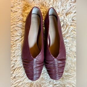 Bird of Flight Micah Flats, Plum, Size 7.5